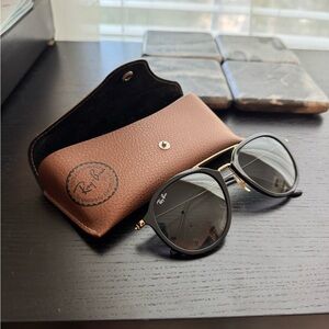 Ray-Ban Sunglasses with Case RB4253
